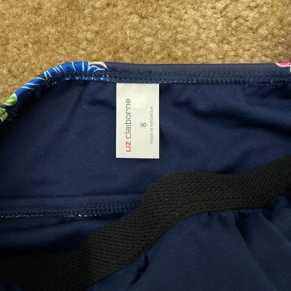 NWT Women’s Liz Claiborne Swimsuit - Picture 3 of 3